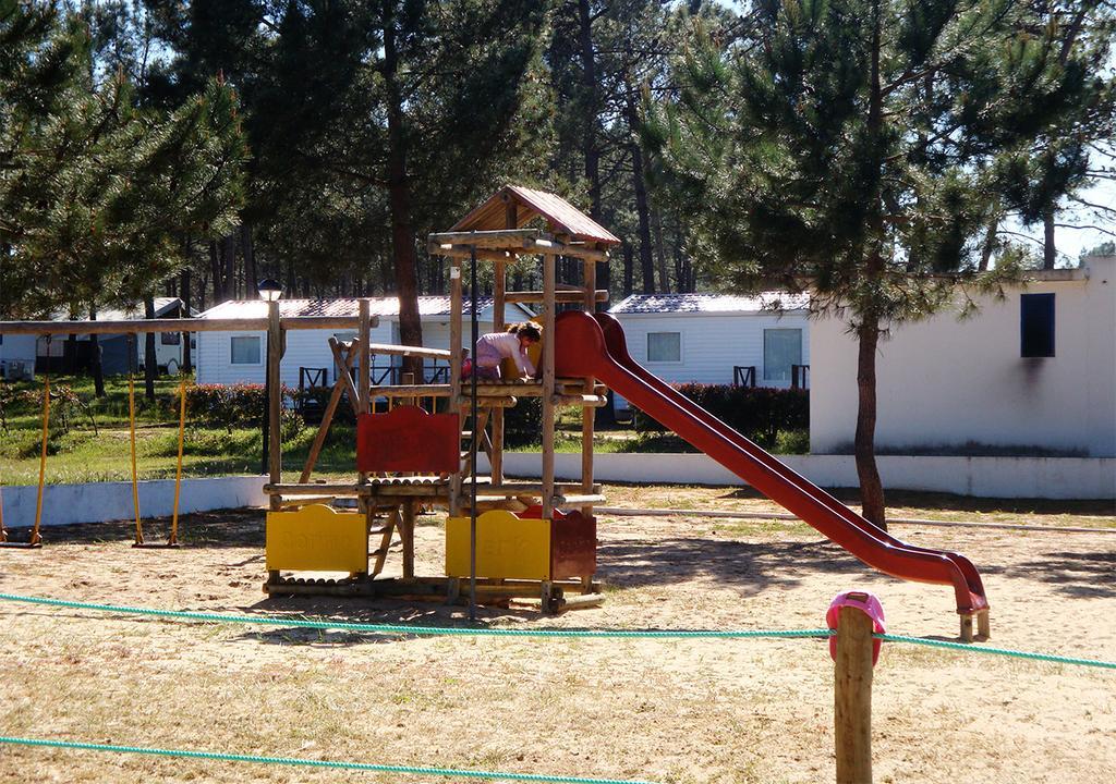 ホテル Parque De Campismo Orbitur Sitava Milfontes Malhadinhas エクステリア 写真
