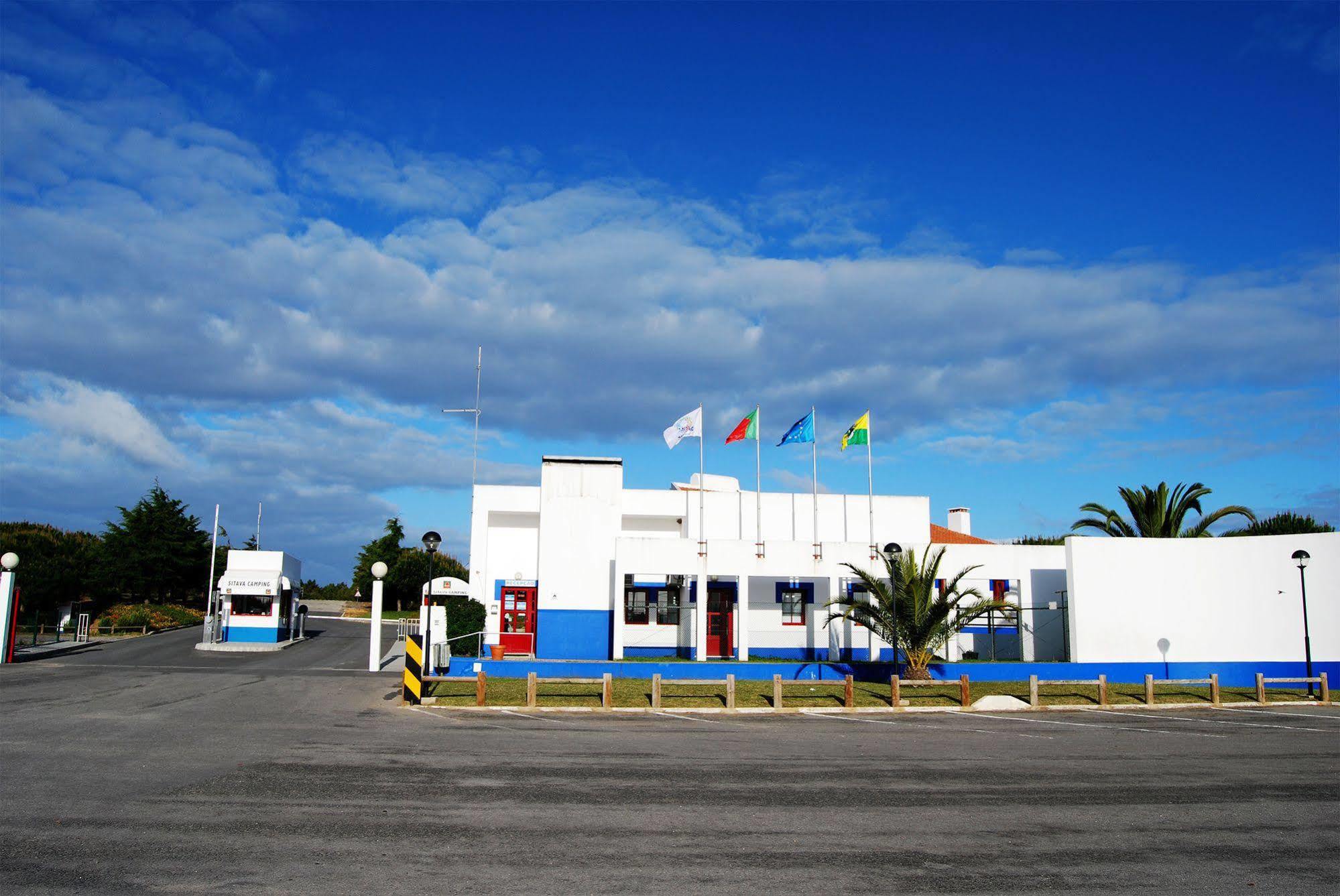 ホテル Parque De Campismo Orbitur Sitava Milfontes Malhadinhas エクステリア 写真
